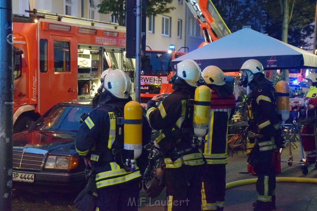 Feuer 2 Y Koeln Neustadt Sued Darmstaedterstr P097.JPG - Miklos Laubert